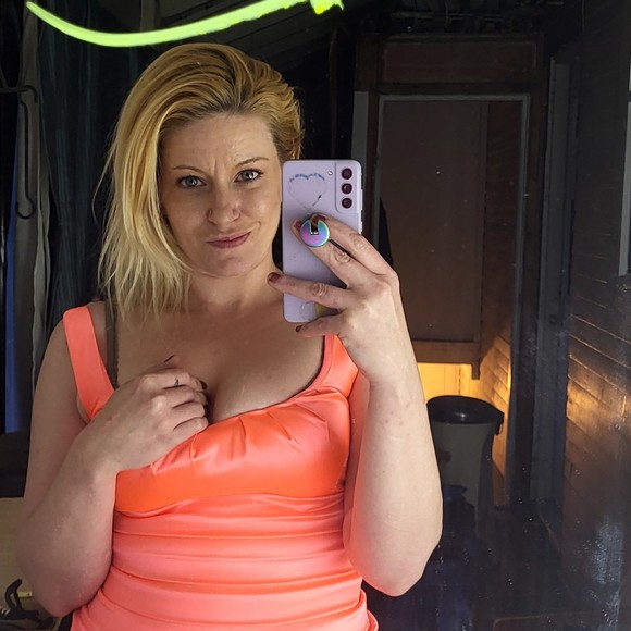 Meet your Posher, Sienna - Picture 1 of 1